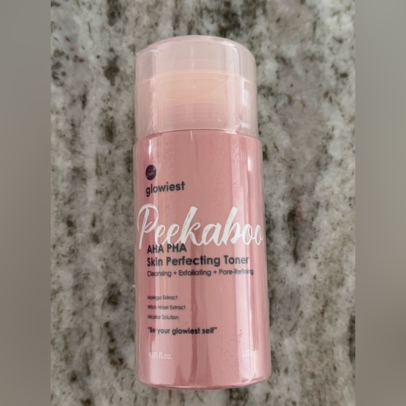 Glowiest Peekaboo AHA PHA Skin Perfecting Toner - Picture 5 of 5